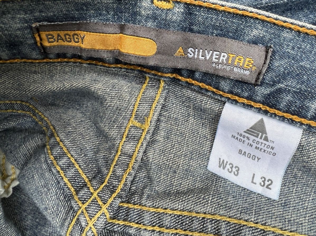 Levi's × Vintage Vintage 2004 Levi’s Silvertab Faded Denim Baggy Jeans Size US 33 - 20 Thumbnail