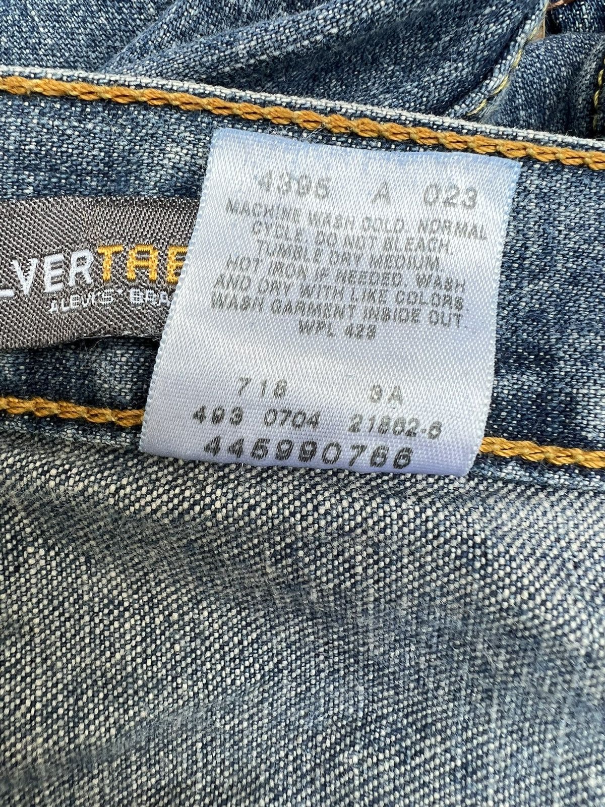 Levi's × Vintage Vintage 2004 Levi’s Silvertab Faded Denim Baggy Jeans Size US 33 - 21 Thumbnail