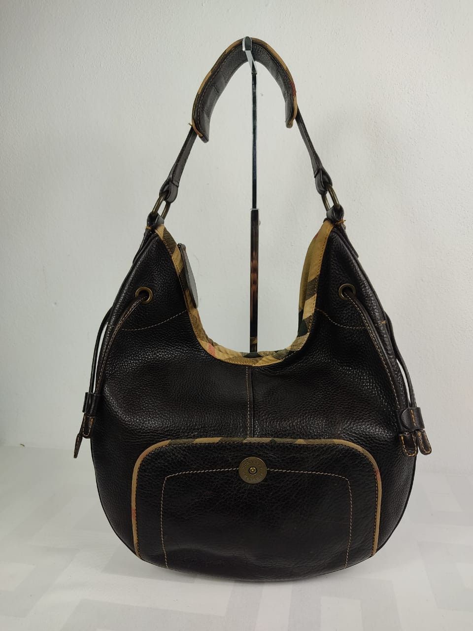 Burberry × Designer Burberry Hobo Leather Handbag Size ONE SIZE - 2 Thumbnail