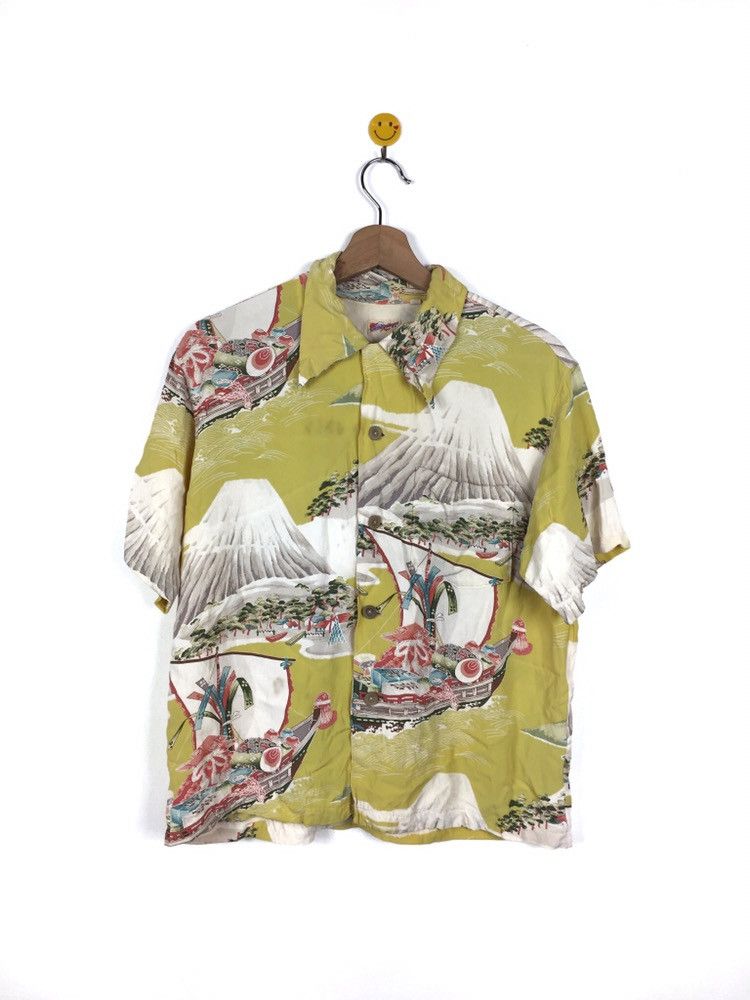 image of Hawaiian Shirt x Sun Surf Vintage Sun Surf Hawaii Rayon Toyo Ent in Yellow, Men's (Size Small)