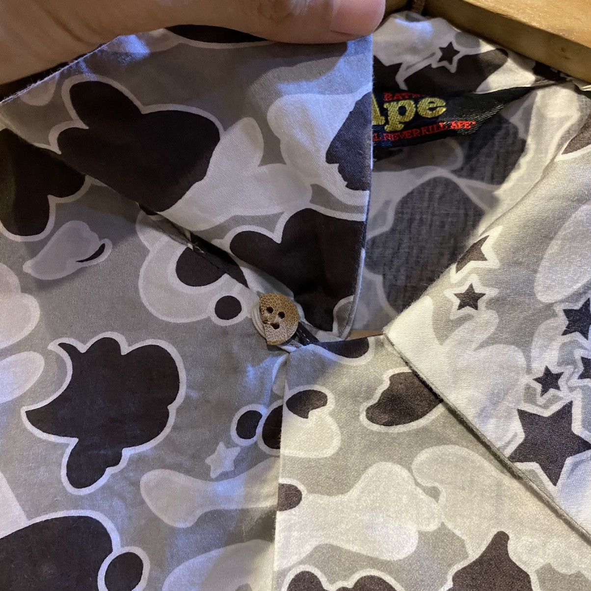 Bape VINTAGE‼️A Bathing Ape Fullprint Shirts Button Upd Size US M / EU 48-50 / 2 - 8 Thumbnail