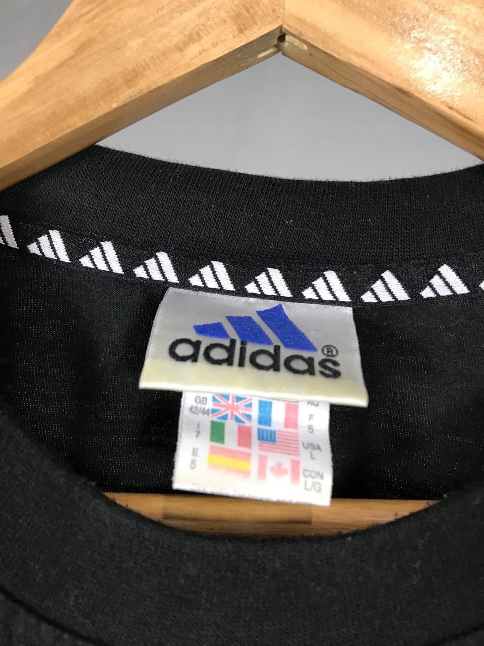 Vintage Adidas vintage big logo tee Size US XXL / EU 58 / 5 - 5 Thumbnail