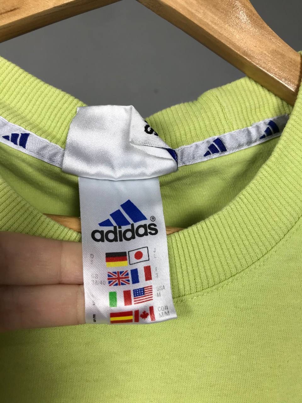 Adidas × Vintage Adidas vintage streetwear center logo tee Size US M / EU 48-50 / 2 - 4 Thumbnail