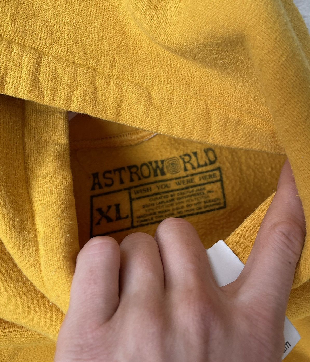 Travis Scott Astroworld Yellow Hoodie Size US XL / EU 56 / 4 - 5 Thumbnail