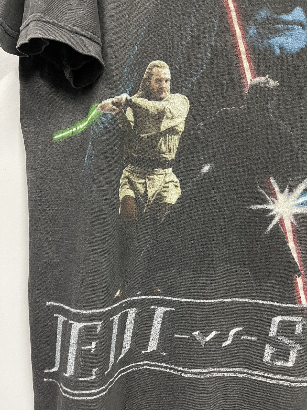 Star Wars Thrashed Vintage 90s Star Wars Jedi Vs Sith Sun Faded Tee Size US L / EU 52-54 / 3 - 4 Thumbnail