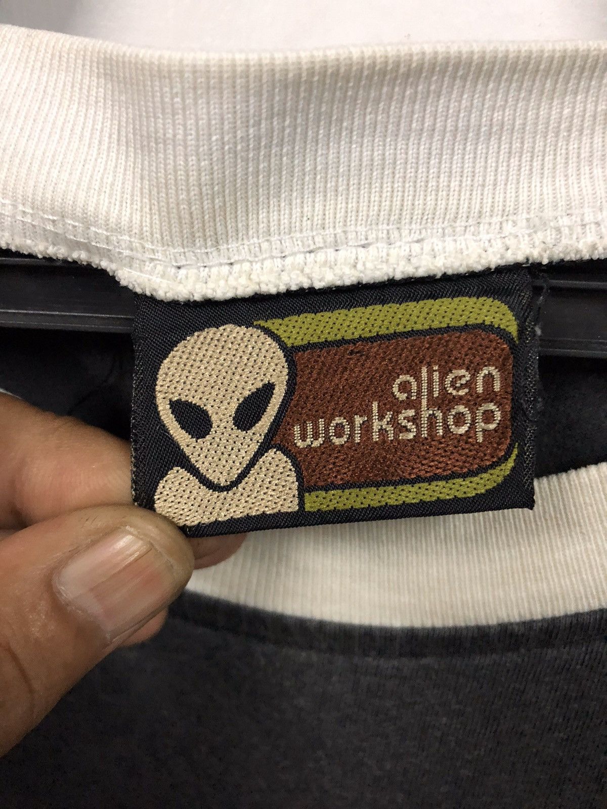 Alien Workshop Thrashed 90s Team Alien They Re Here To Play Distressed tee Size US L / EU 52-54 / 3 - 7 Thumbnail