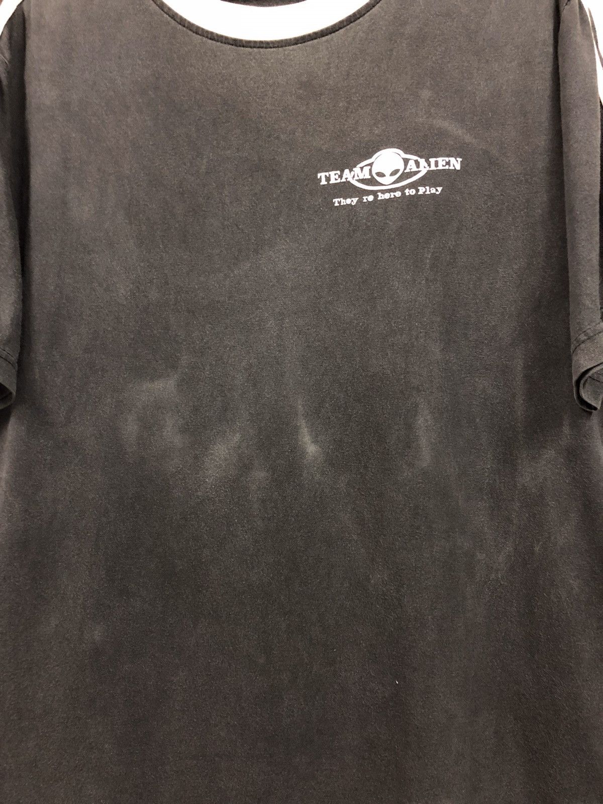 Alien Workshop Thrashed 90s Team Alien They Re Here To Play Distressed tee Size US L / EU 52-54 / 3 - 6 Thumbnail