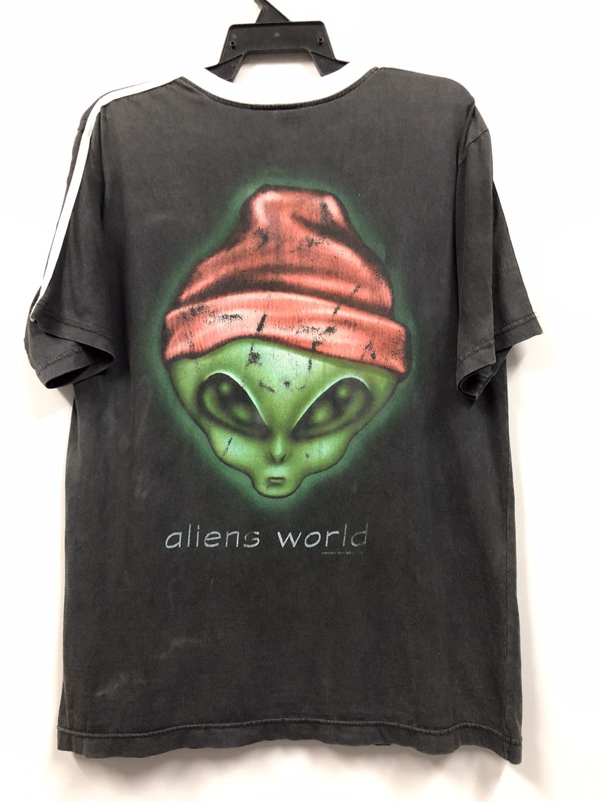 Alien Workshop Thrashed 90s Team Alien They Re Here To Play Distressed tee Size US L / EU 52-54 / 3 - 1 Thumbnail