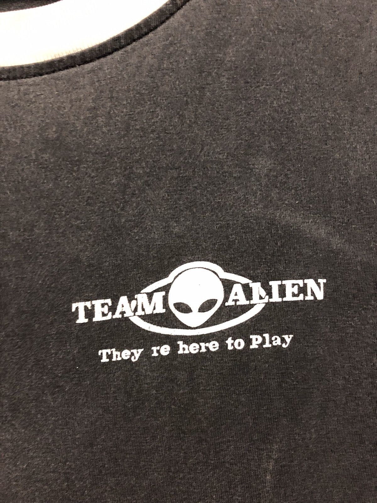 Alien Workshop Thrashed 90s Team Alien They Re Here To Play Distressed tee Size US L / EU 52-54 / 3 - 5 Thumbnail