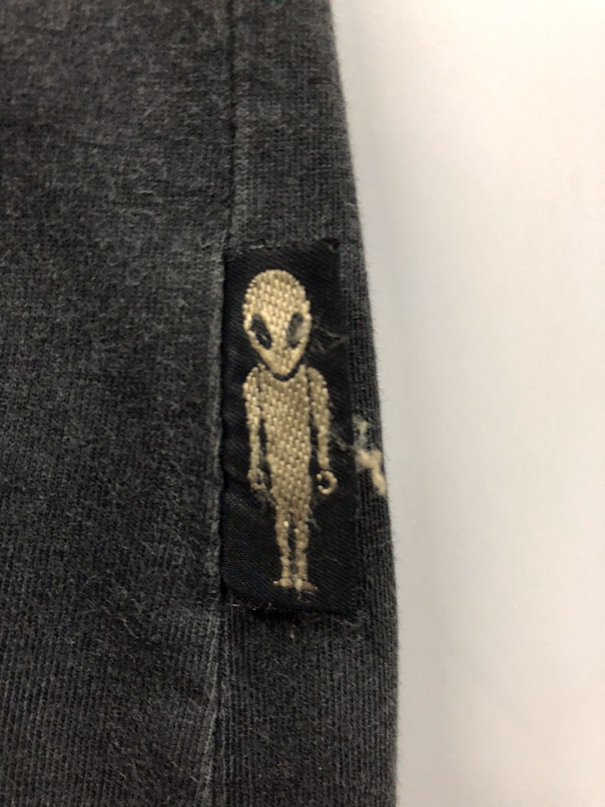 Alien Workshop Thrashed 90s Team Alien They Re Here To Play Distressed tee Size US L / EU 52-54 / 3 - 4 Thumbnail