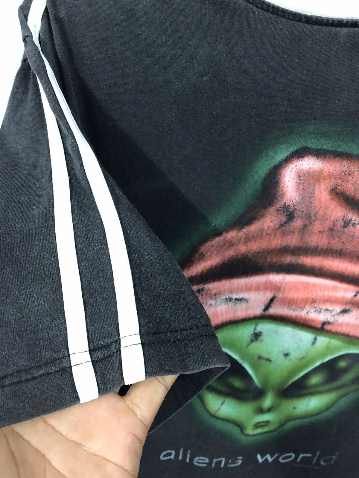 Alien Workshop Thrashed 90s Team Alien They Re Here To Play Distressed tee Size US L / EU 52-54 / 3 - 11 Thumbnail