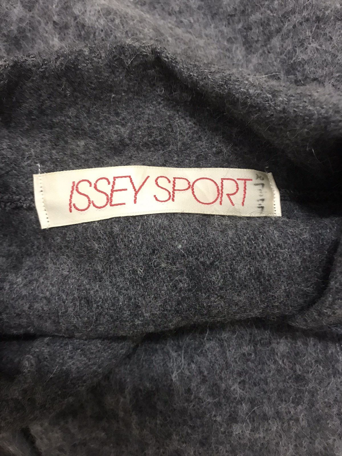 Issey Miyake 🔥VERY RARE🔥VINTAGE 80’s ISSEY SPORT MOHAIR OVER COAT Size US L / EU 52-54 / 3 - 14 Thumbnail