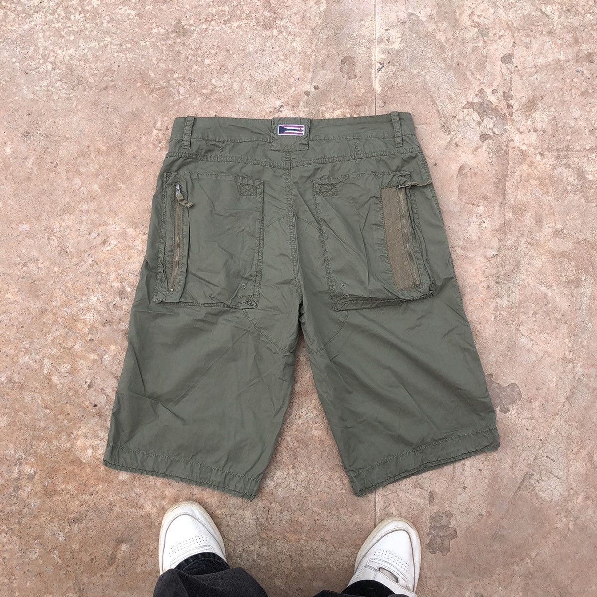 Japanese Brand vintage Japanese cargo multi pocket wide leg shorts Y2K Size US 34 / EU 50 - 2 Thumbnail