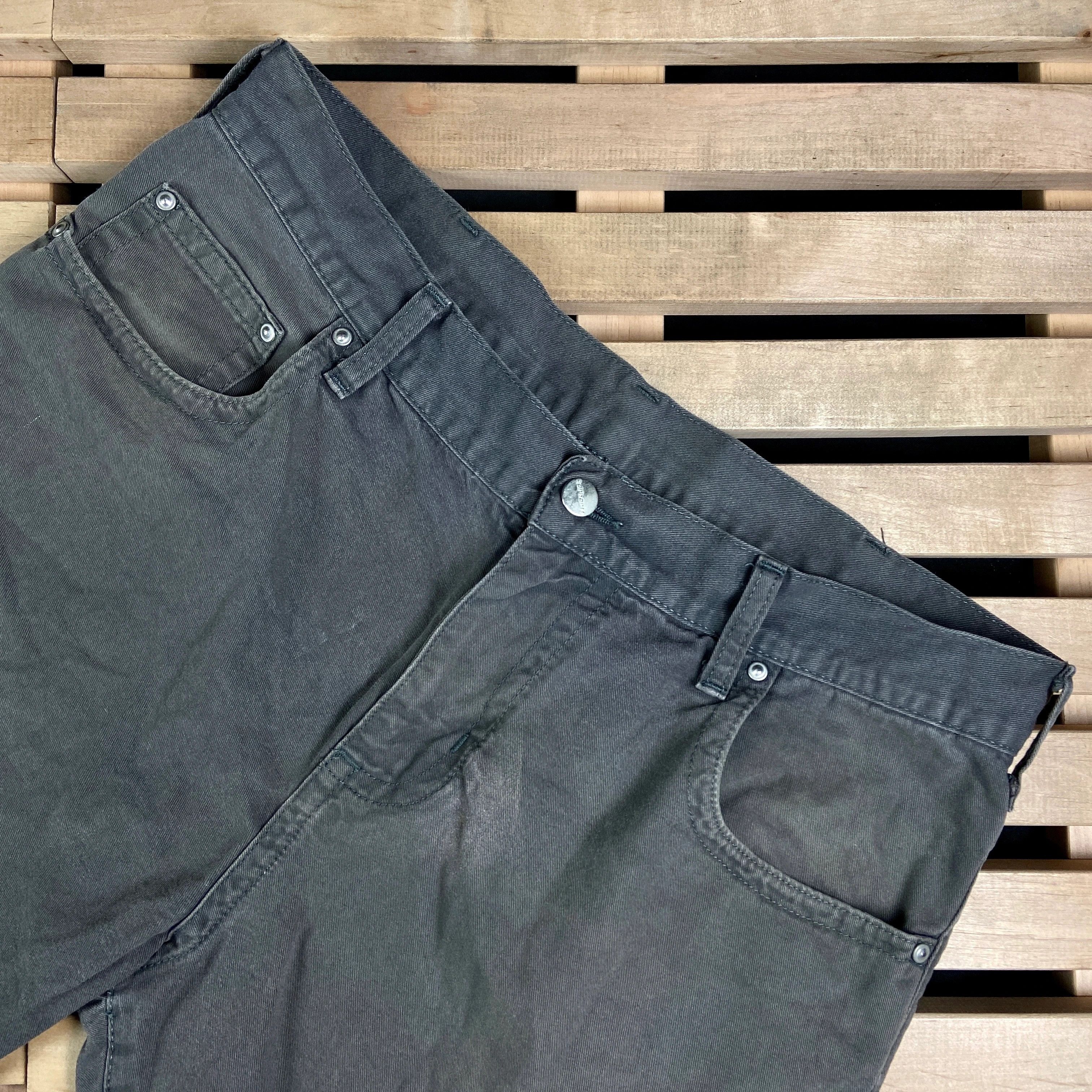 Carhartt × Carhartt Wip × Vintage Mens Shorts Vintage Carhartt Bermuda Size 33 Size US 33 - 2 Thumbnail