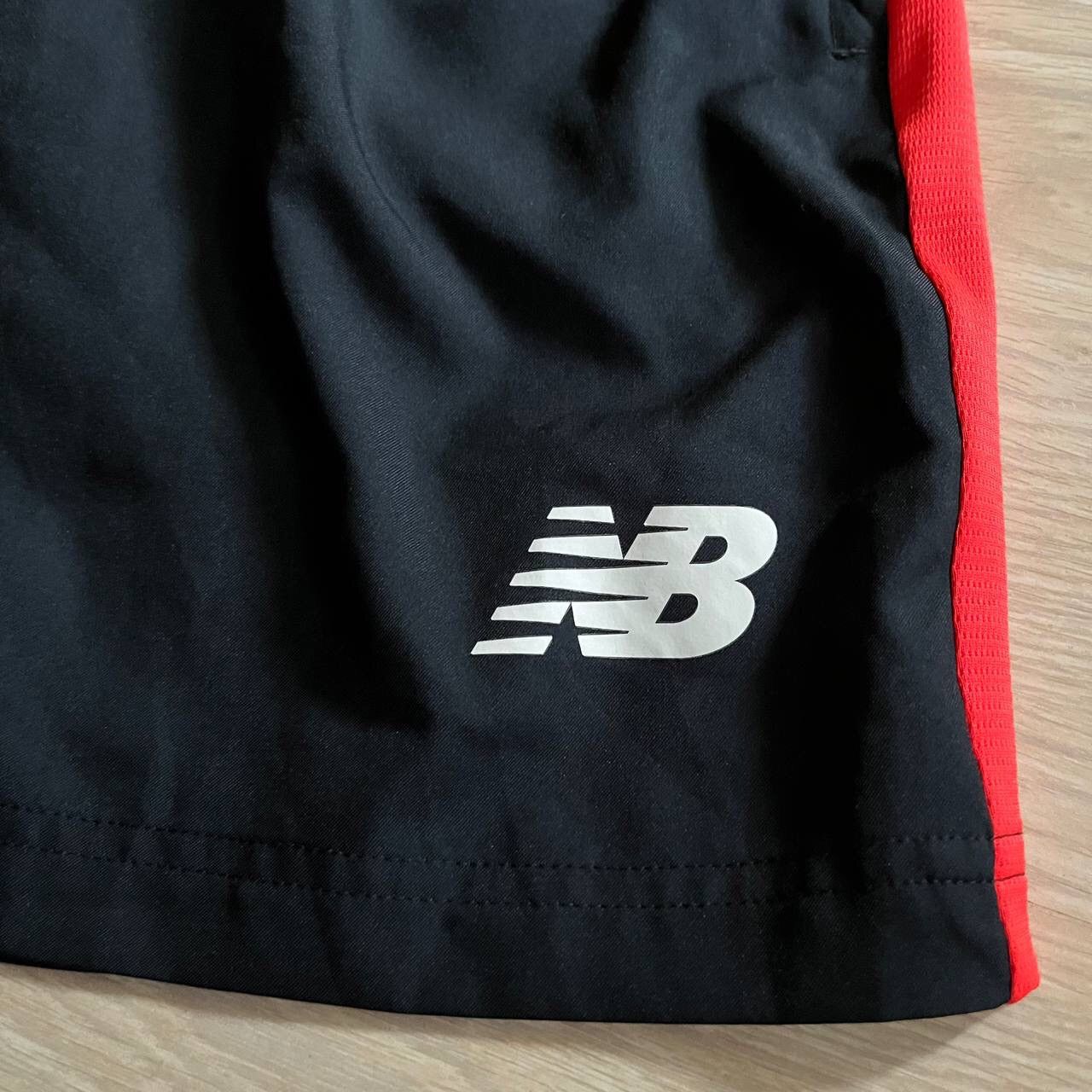New Balance LIVERPOOL NEW BALANCE FOOTBALL SOCCER SHORTS SIZE “S” Size US 30 / EU 46 - 3 Thumbnail