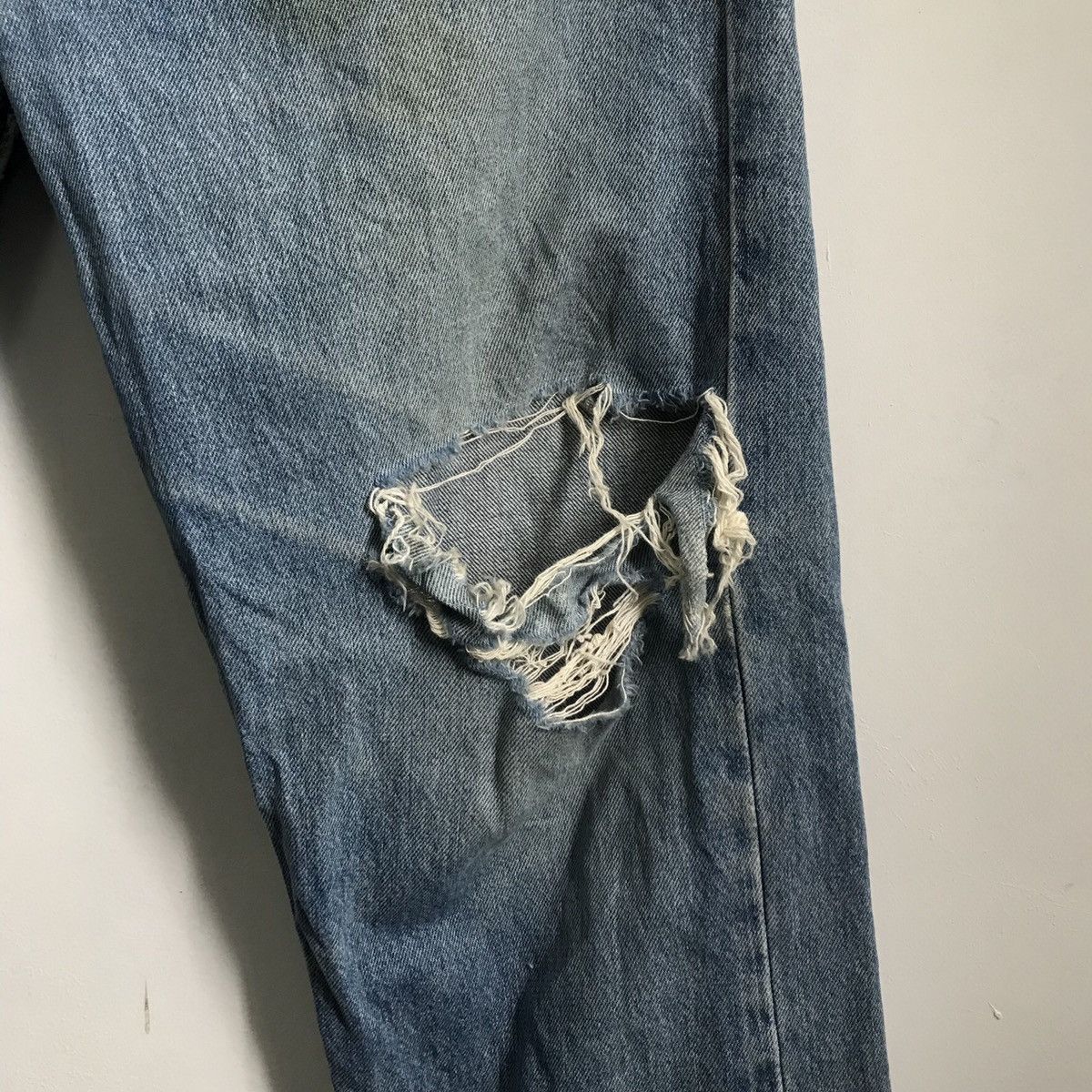 Levi's Levis 505 Made in USA Distressed Denim Jeans Size US 35 - 4 Thumbnail