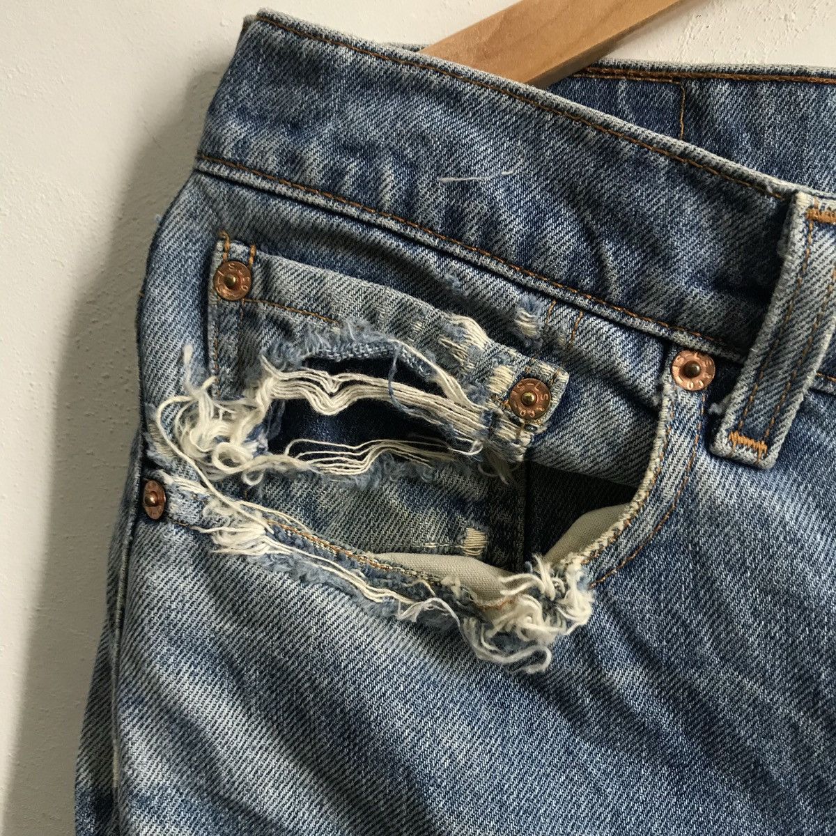 Levi's Levis 505 Made in USA Distressed Denim Jeans Size US 35 - 5 Thumbnail