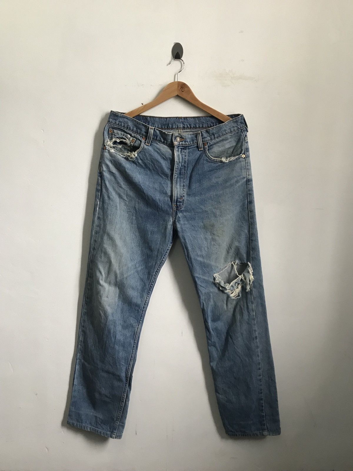 Levi's Levis 505 Made in USA Distressed Denim Jeans Size US 35 - 1 Thumbnail