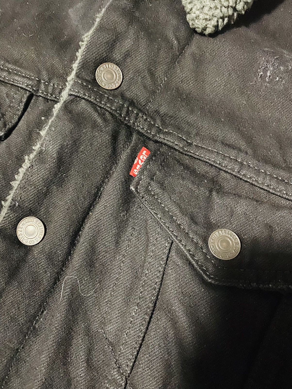 Levi's Black Levi’s denim jacket with fur lining Size US M / EU 48-50 / 2 - 5 Thumbnail
