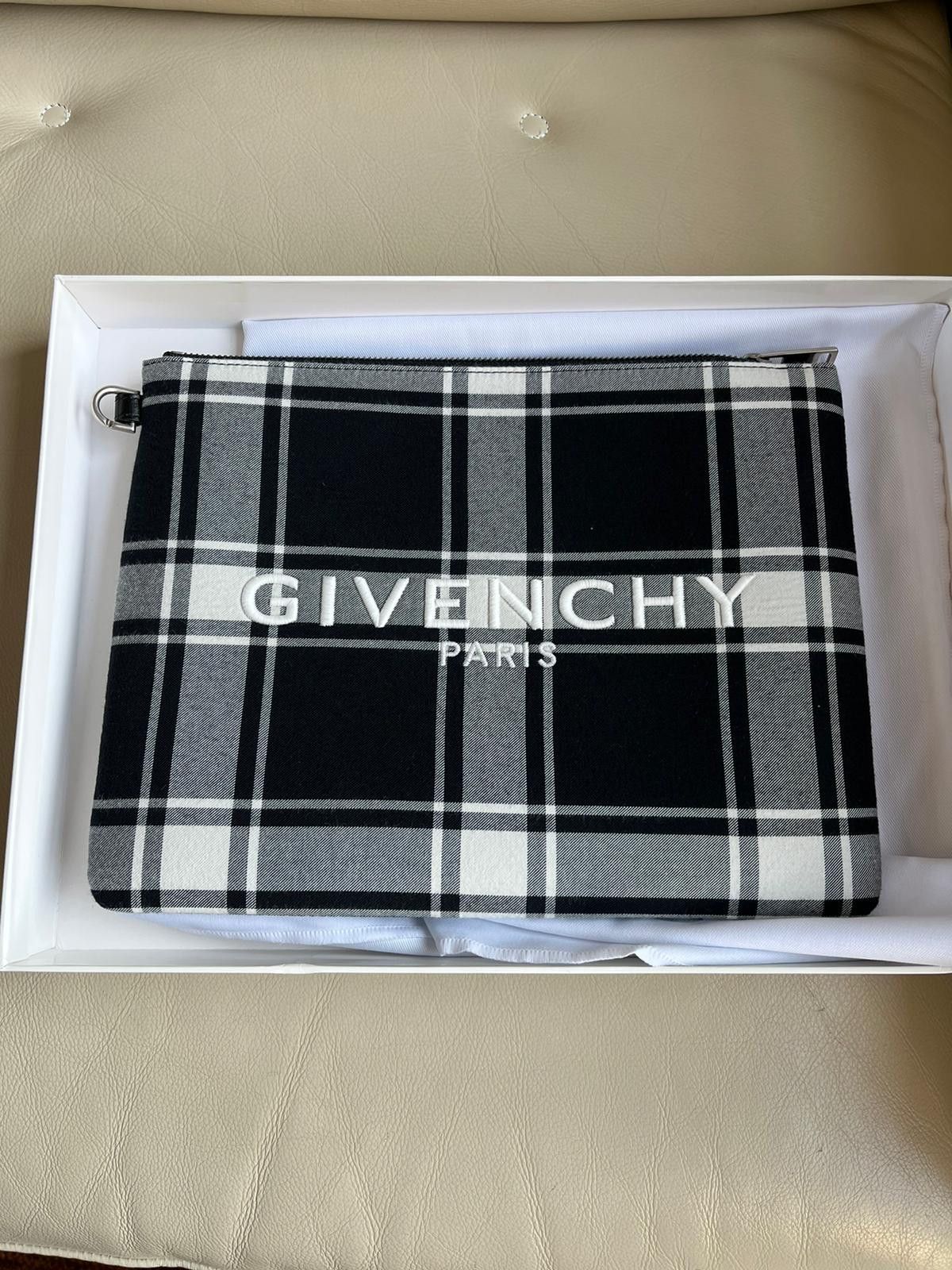Tartan Print Zipper Wallet in Black/White