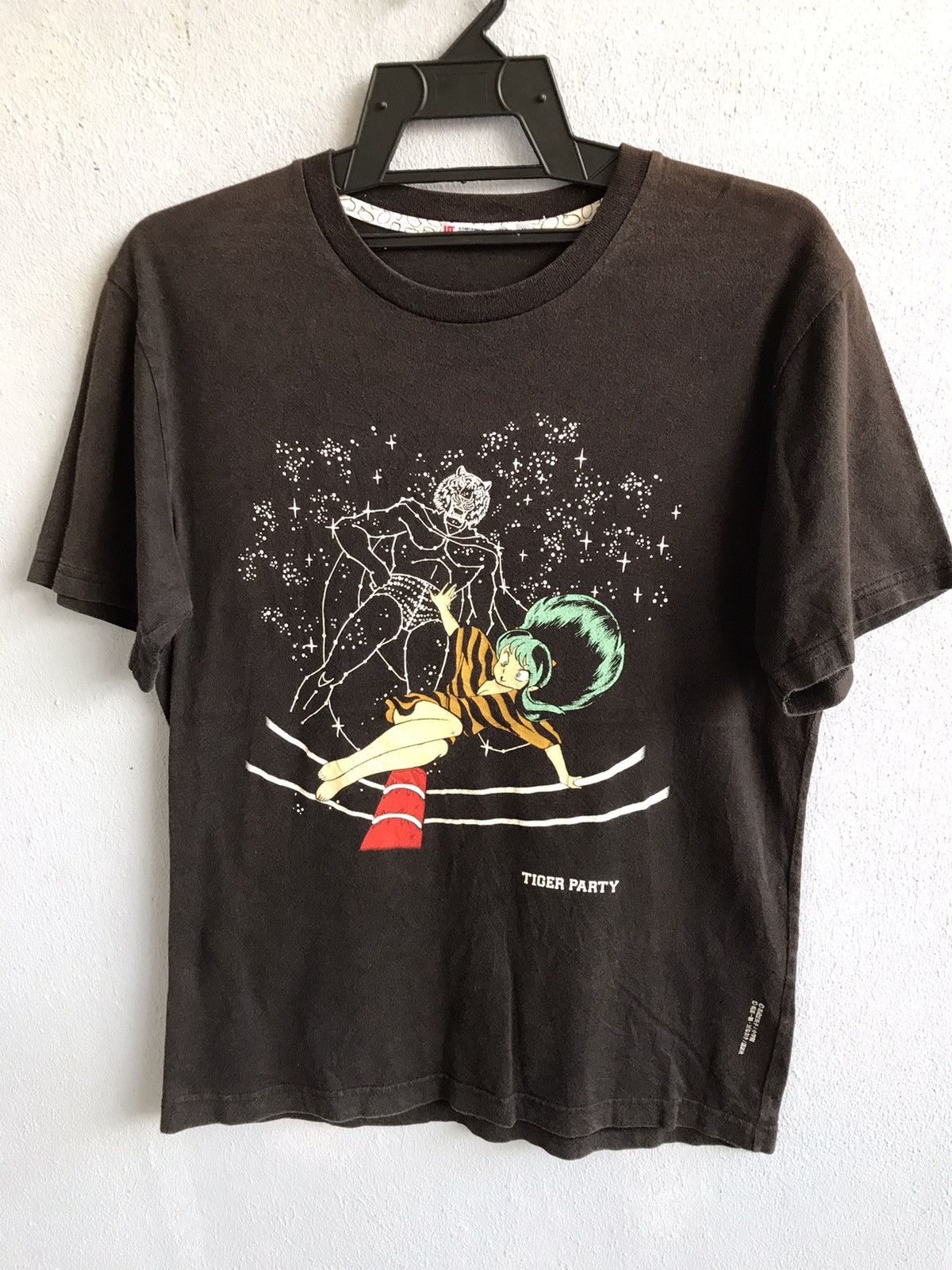 Uniqlo Tiger Party Anime Manga Tee Size M