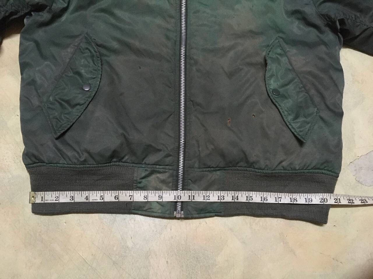 Vintage Vintage Bomber Jacket Distressed Size US L / EU 52-54 / 3 - 12 Thumbnail