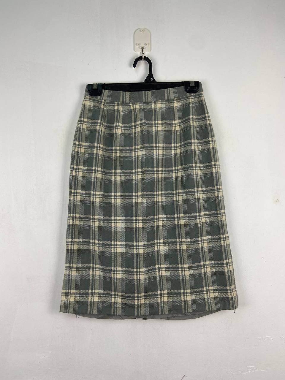 image of Burberry Skirts Nova Check in Grey, Women's (Size 25)
