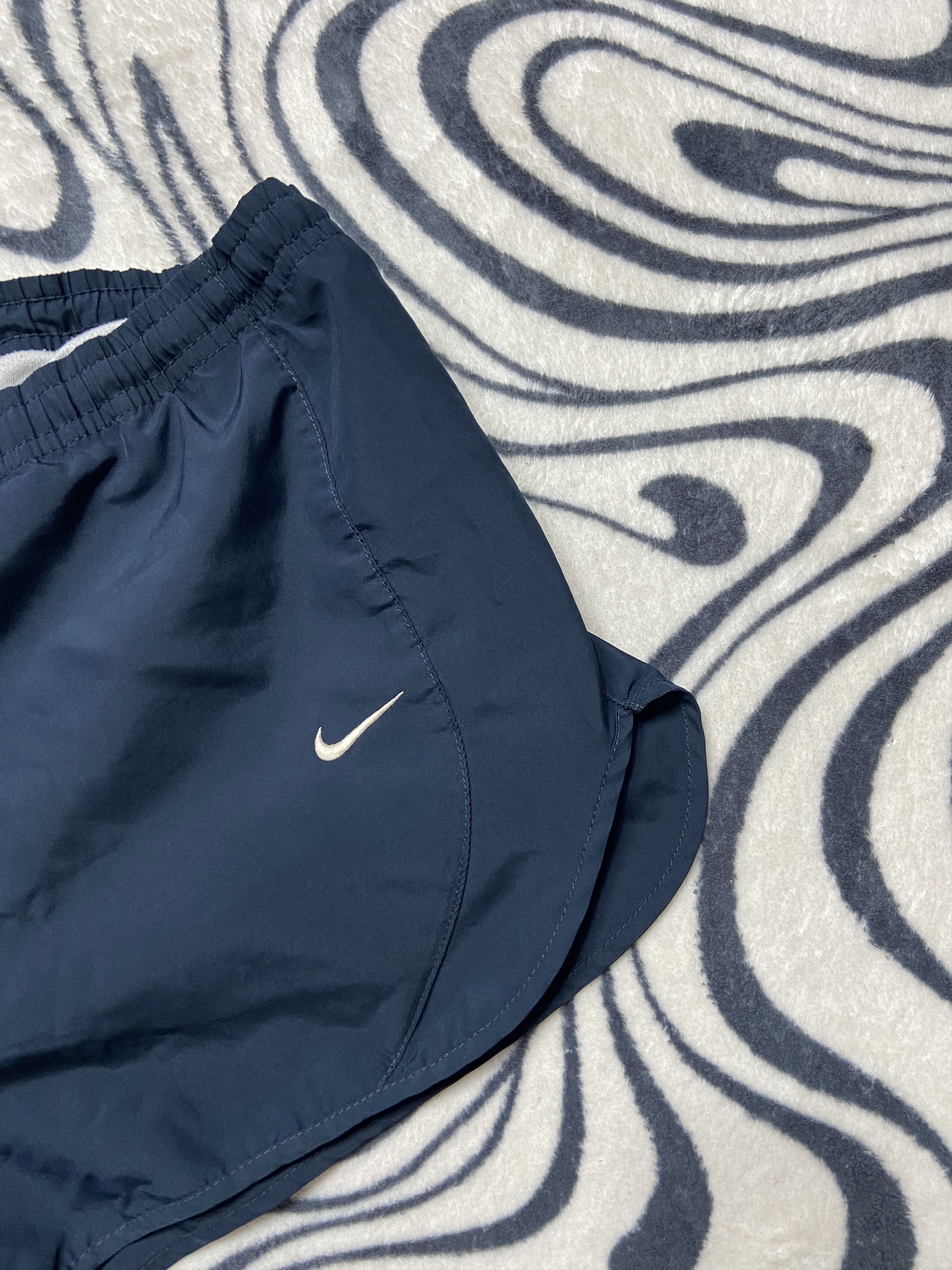 Nike × Vintage Nike Vintage WMNS Nylon Running Shorts Size 34" / US 12 / IT 48 - 2 Thumbnail