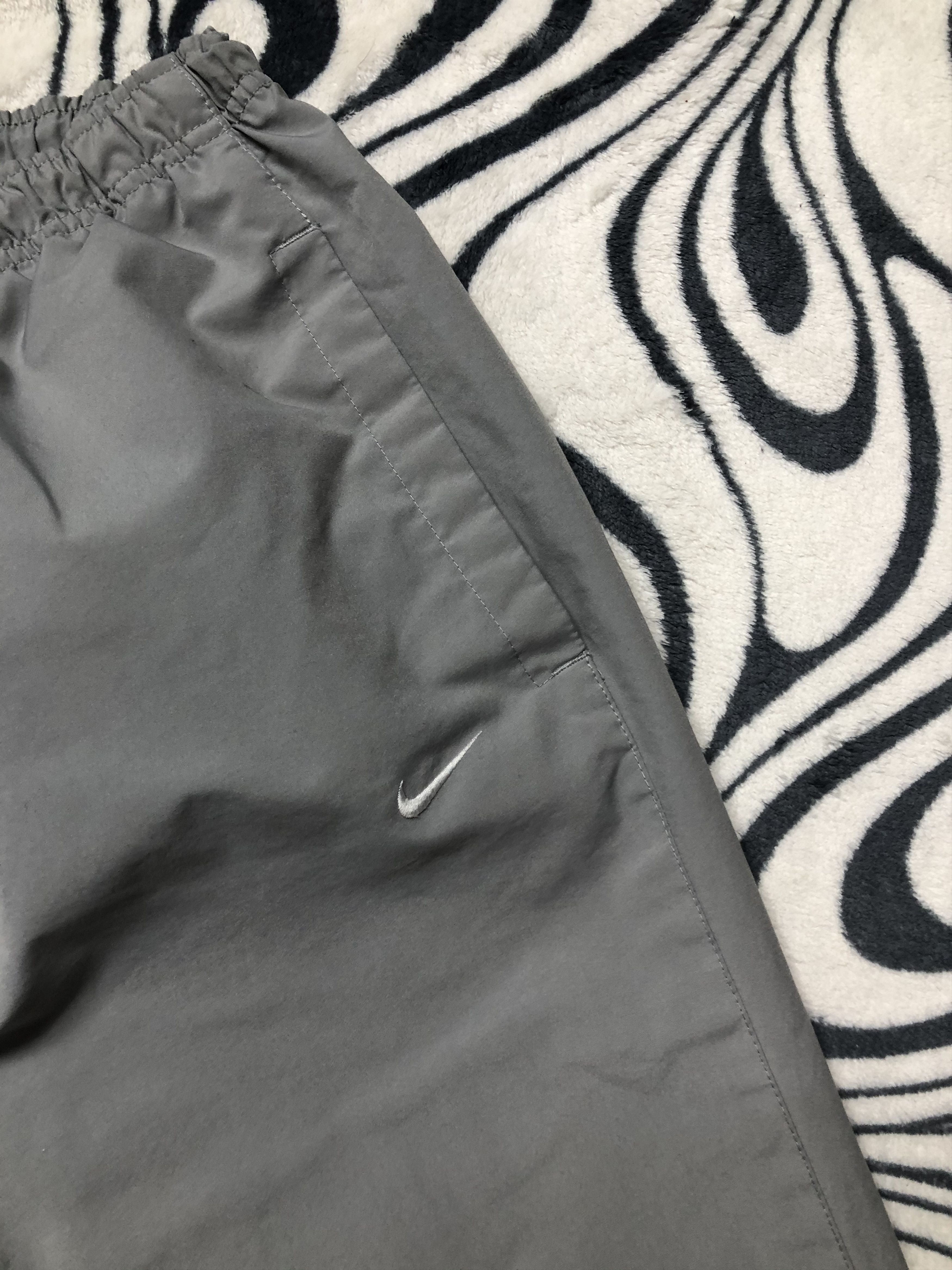 Nike Nike Vintage Mens Nylon Track Pants Drill Size US 34 / EU 50 - 2 Thumbnail