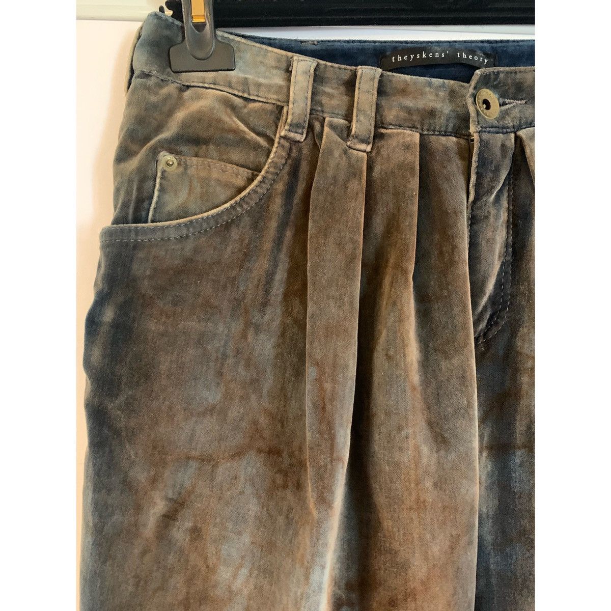 Theory THEORY VELOUR PLEATED DISTRESSED LOOK JEANS Size 28" / US 6 / IT 42 - 14 Thumbnail