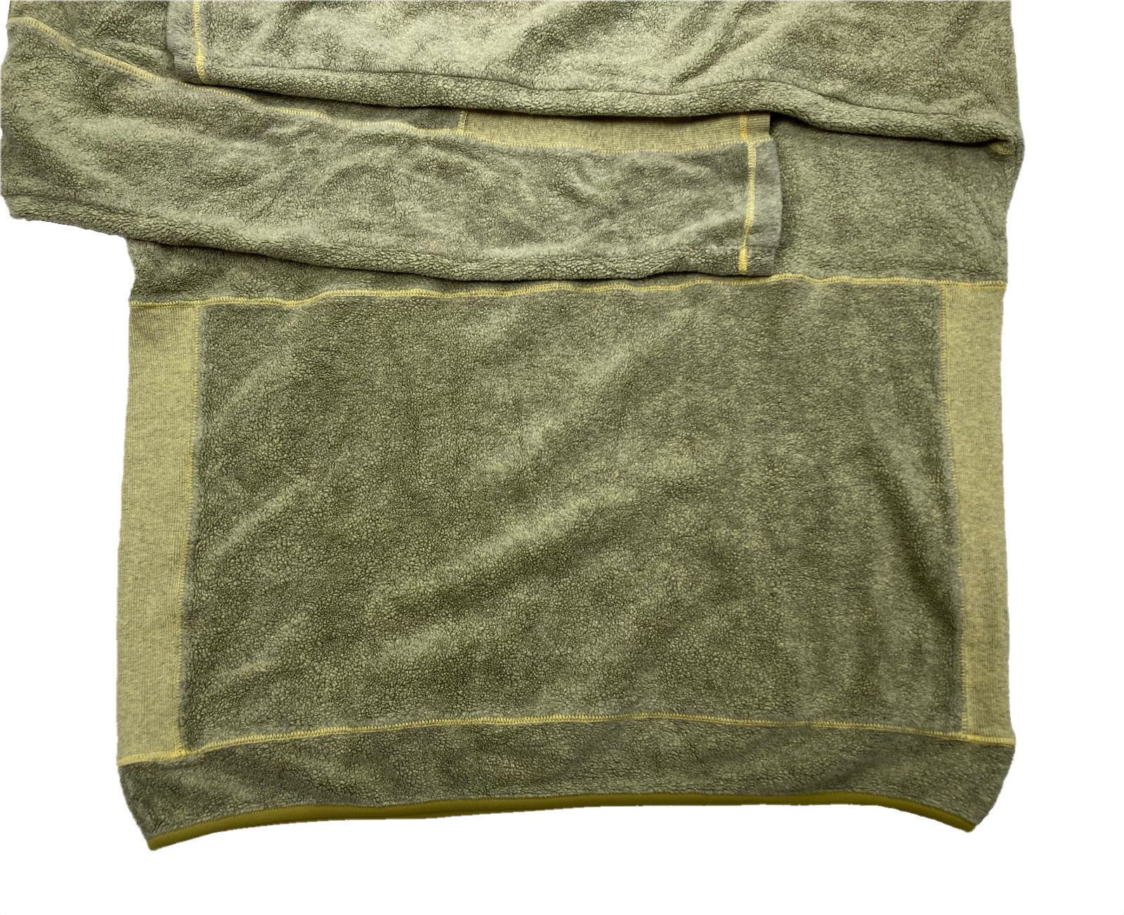 Stone Island Stone Island Textured Fleece Crewneck – Olive Green Size US M / EU 48-50 / 2 - 7 Thumbnail