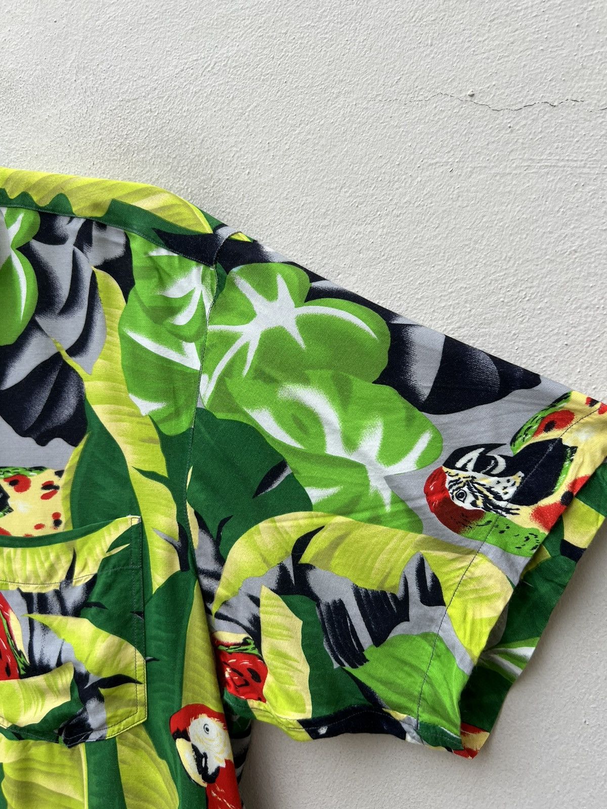 Vintage VTG 90s DOMON Japan Parrots FloralFauna Rayon Hawaiian Shirt Size US M / EU 48-50 / 2 - 8 Thumbnail