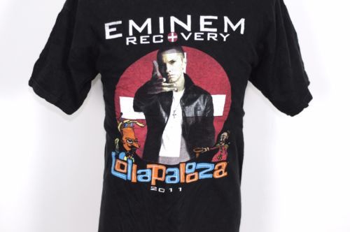 Vintage Lollapalooza 2011 T Shirt Eminem Coldplay Muse Foo Fighter