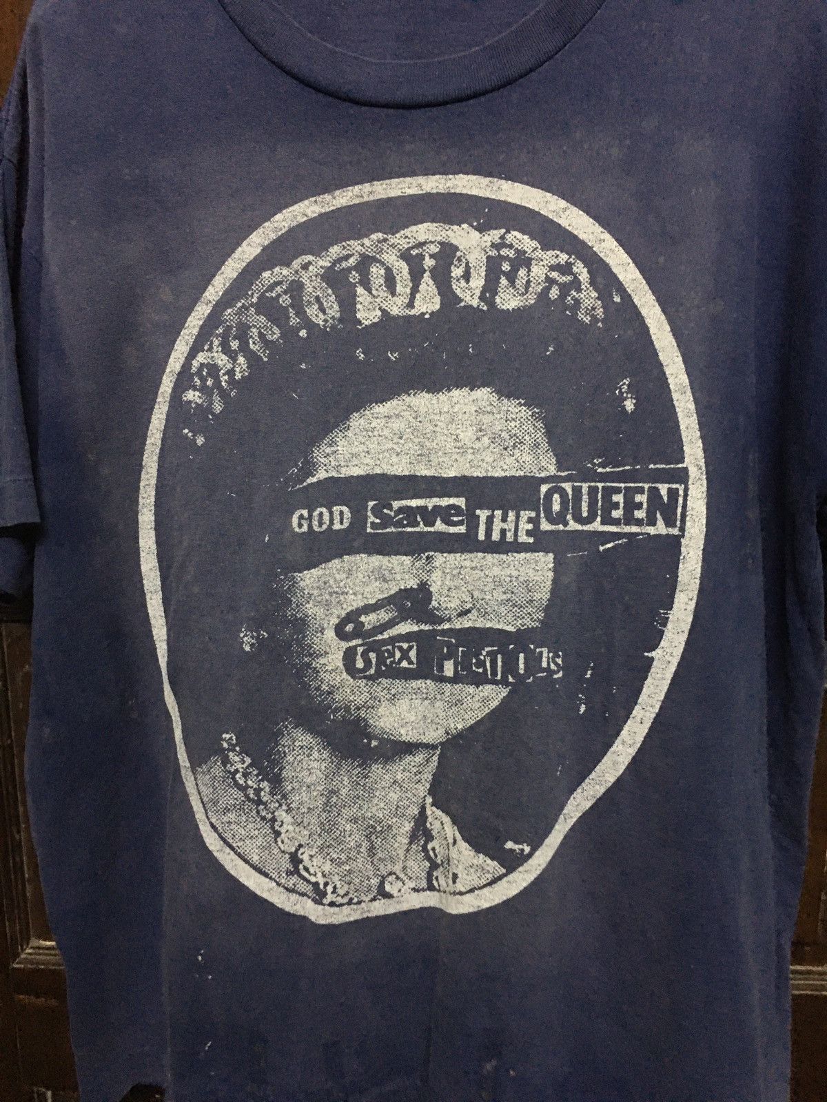 Band Tees Power rare vintage 90s SEX PISTOL god save queen sun faded Size US L / EU 52-54 / 3 - 2 Thumbnail