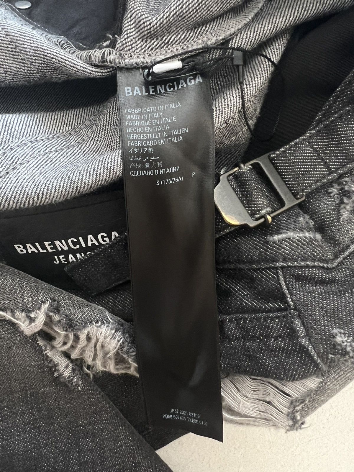Balenciaga Balenciaga Ripped Baggy Jeans Size US 30 / EU 46 - 8 Thumbnail