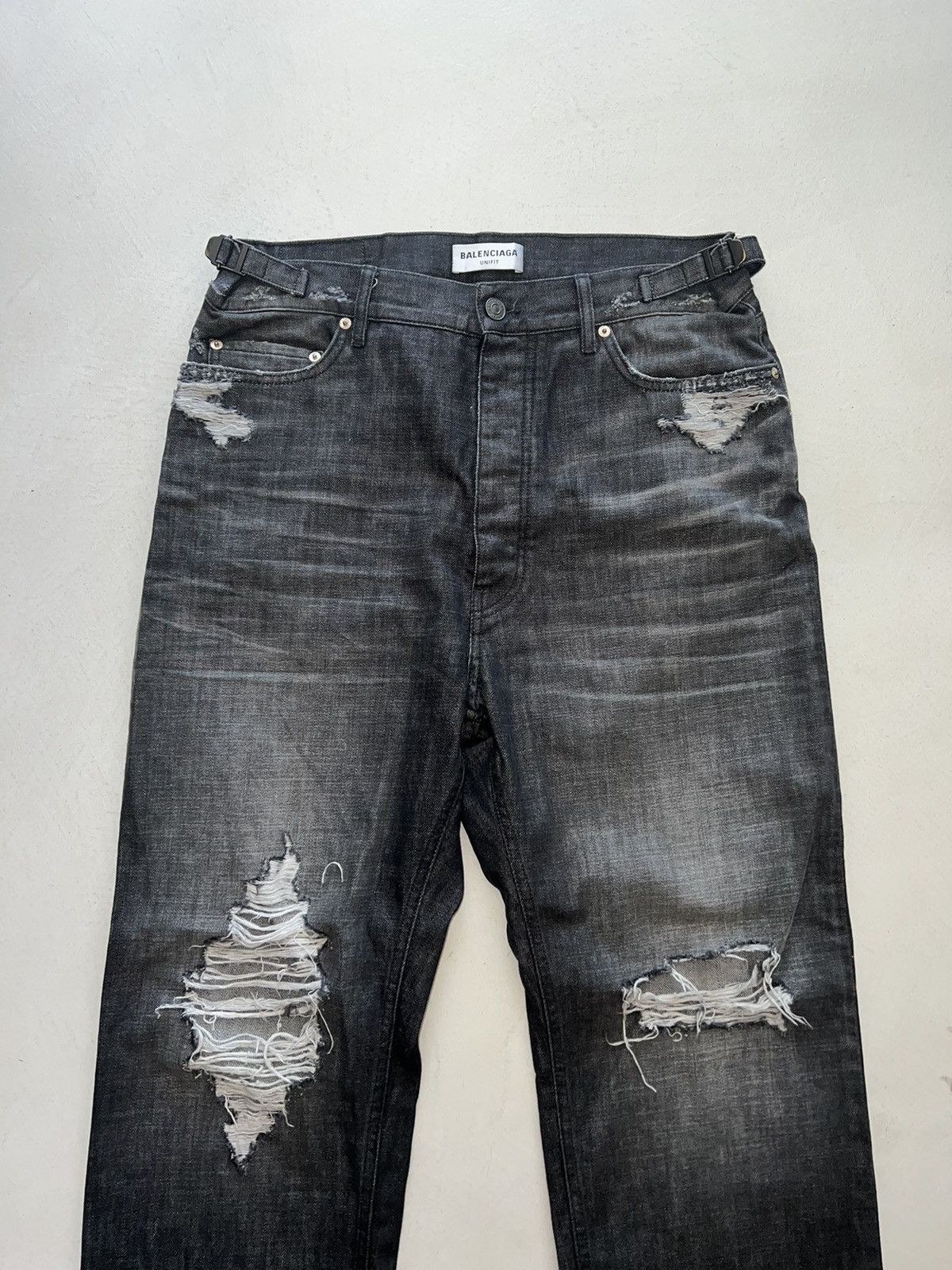 Balenciaga Balenciaga Ripped Baggy Jeans Size US 30 / EU 46 - 2 Thumbnail