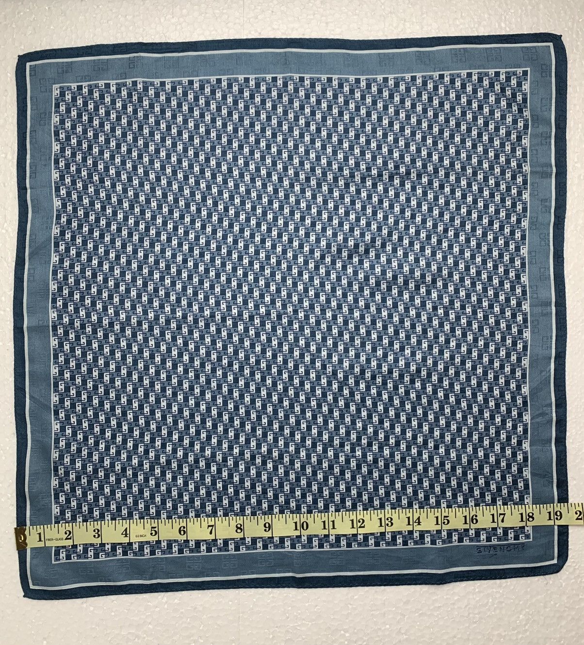 Givenchy Givenchy Handkerchief / Bandana / Neckerchief Size ONE SIZE - 6 Thumbnail
