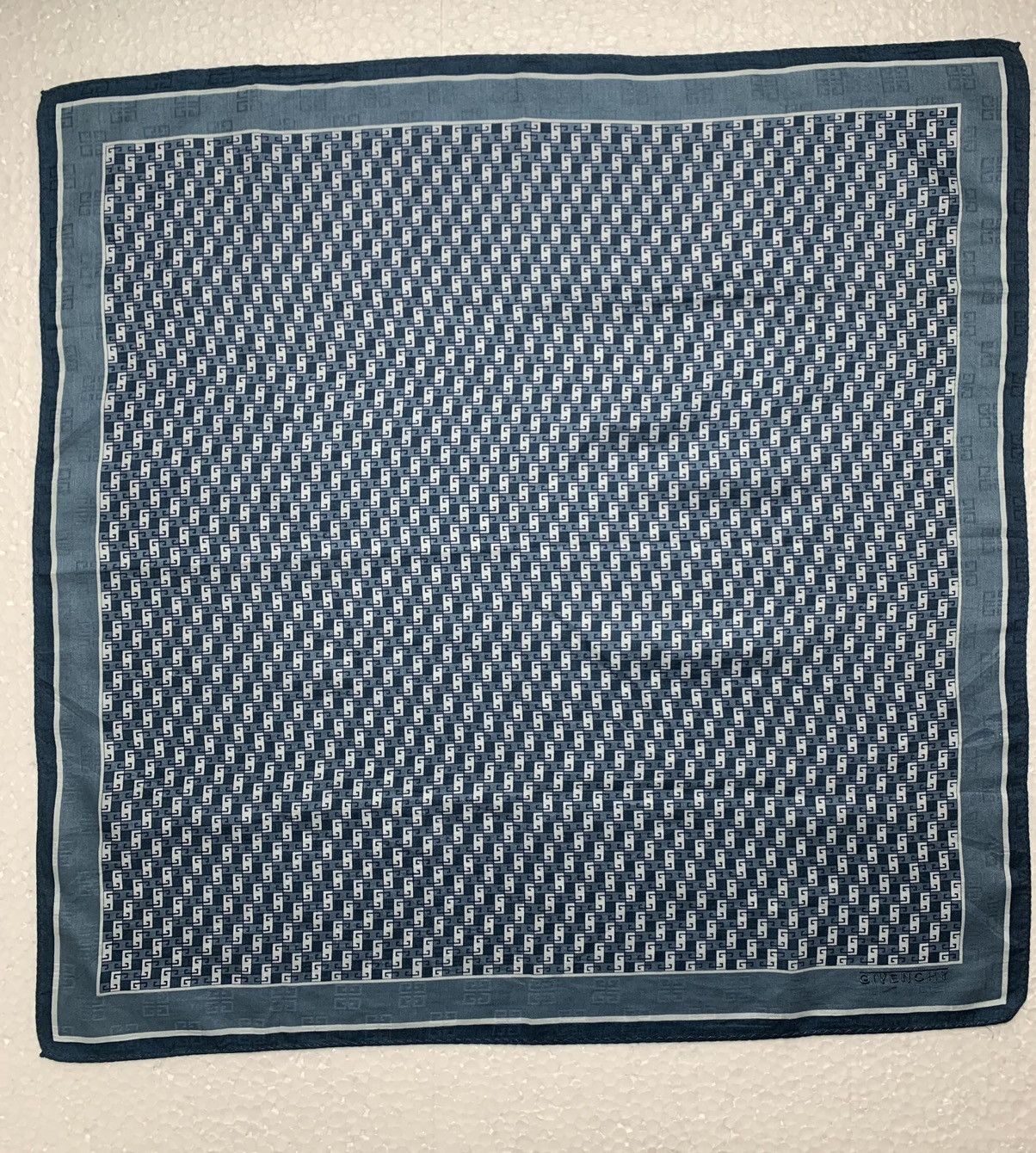 Givenchy Givenchy Handkerchief / Bandana / Neckerchief Size ONE SIZE - 4 Thumbnail