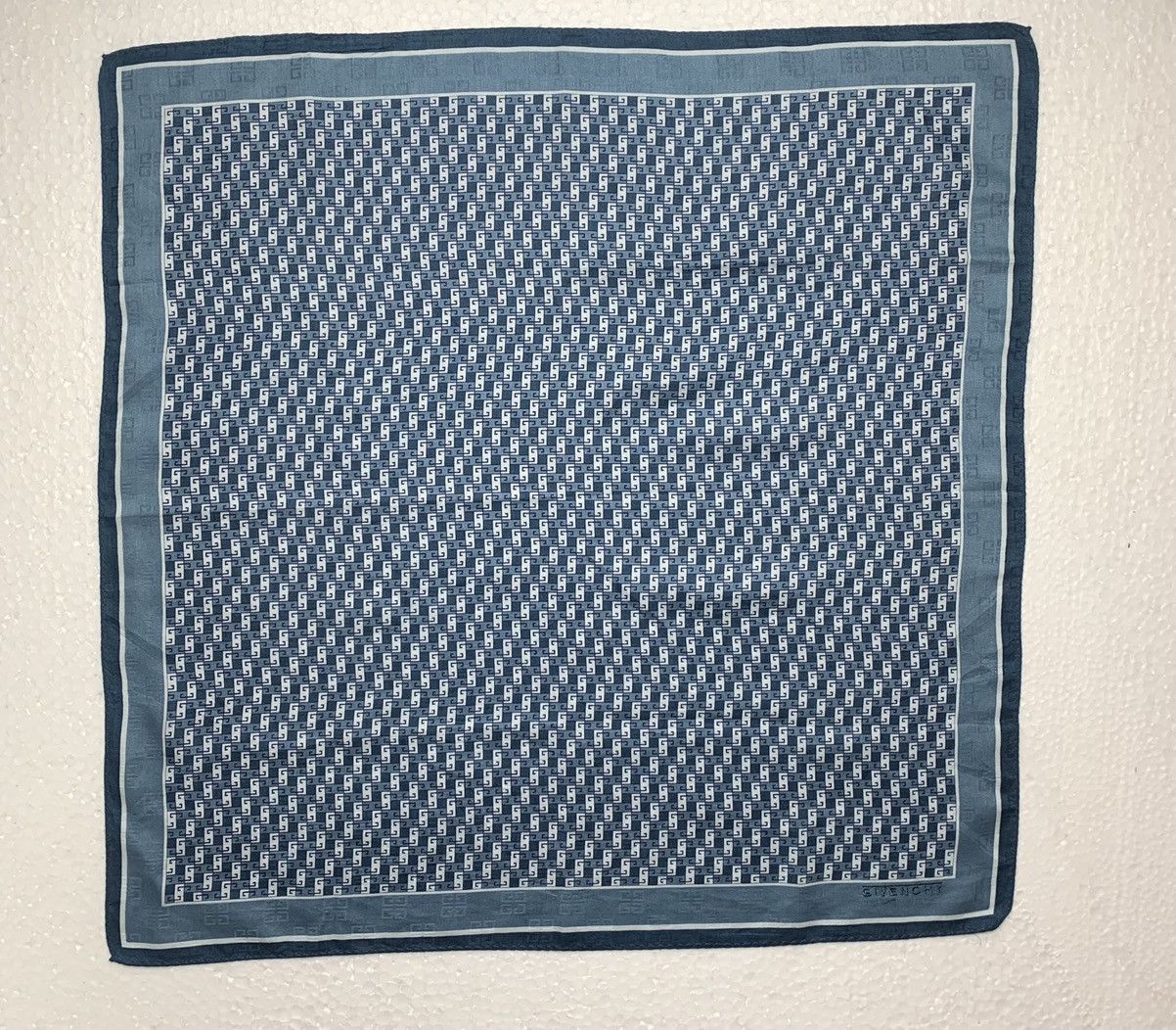 Givenchy Givenchy Handkerchief / Bandana / Neckerchief Size ONE SIZE - 2 Thumbnail