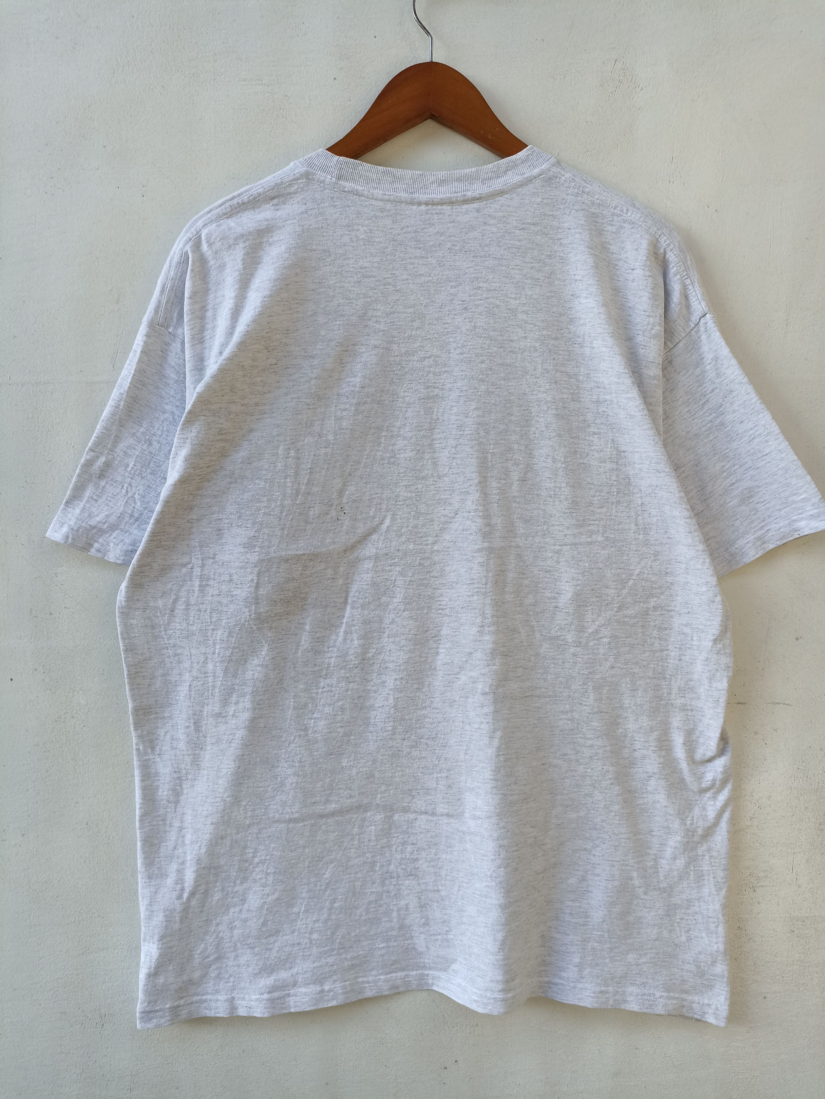 Nike Vintage 90s Nike t shirt big logo Travis Scott Size US L / EU 52-54 / 3 - 3 Thumbnail