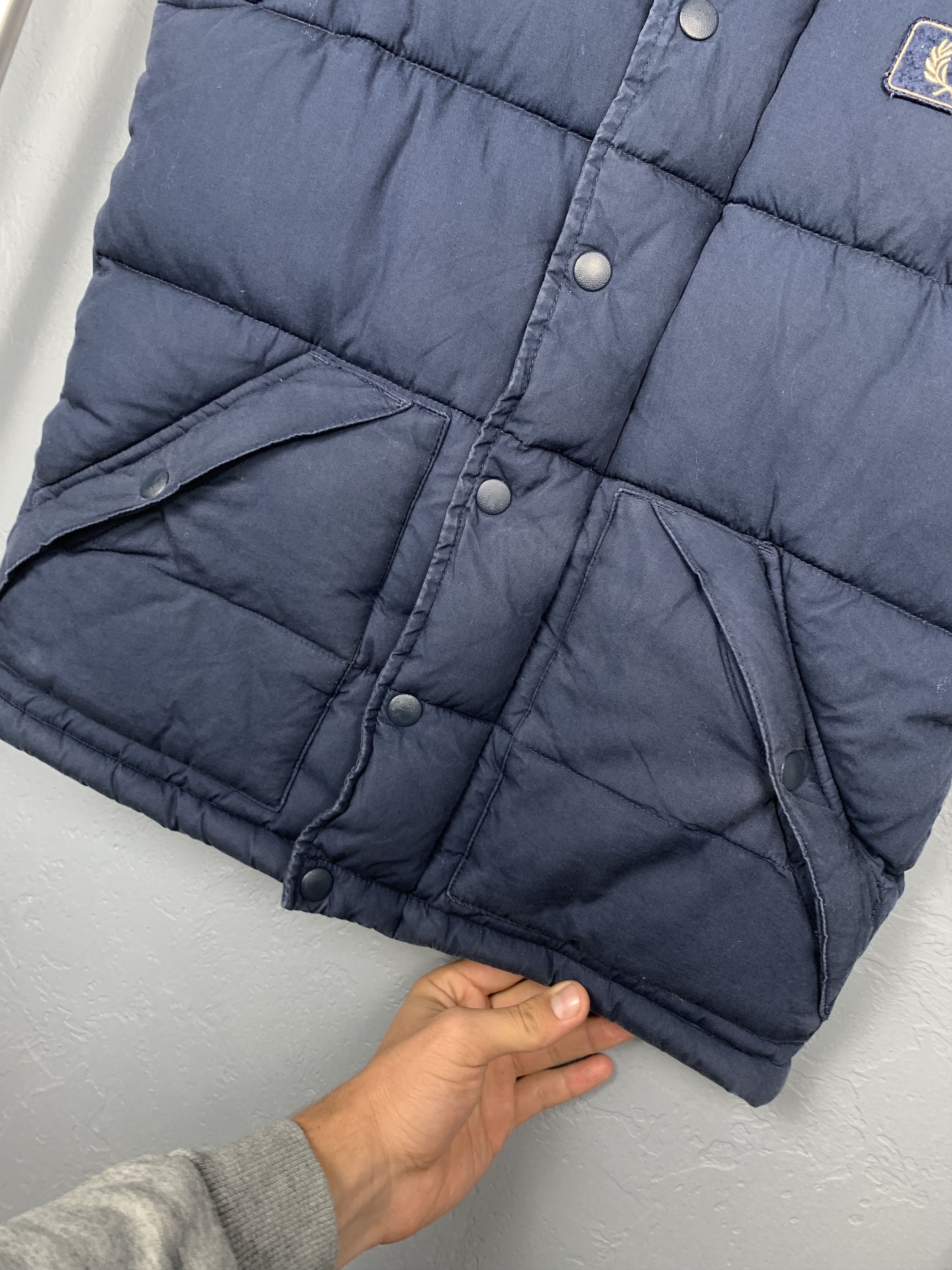 Fred Perry × Vintage Fred Perry Vintage WMNS Puffer Down Vest Size S / US 4 / IT 40 - 4 Thumbnail