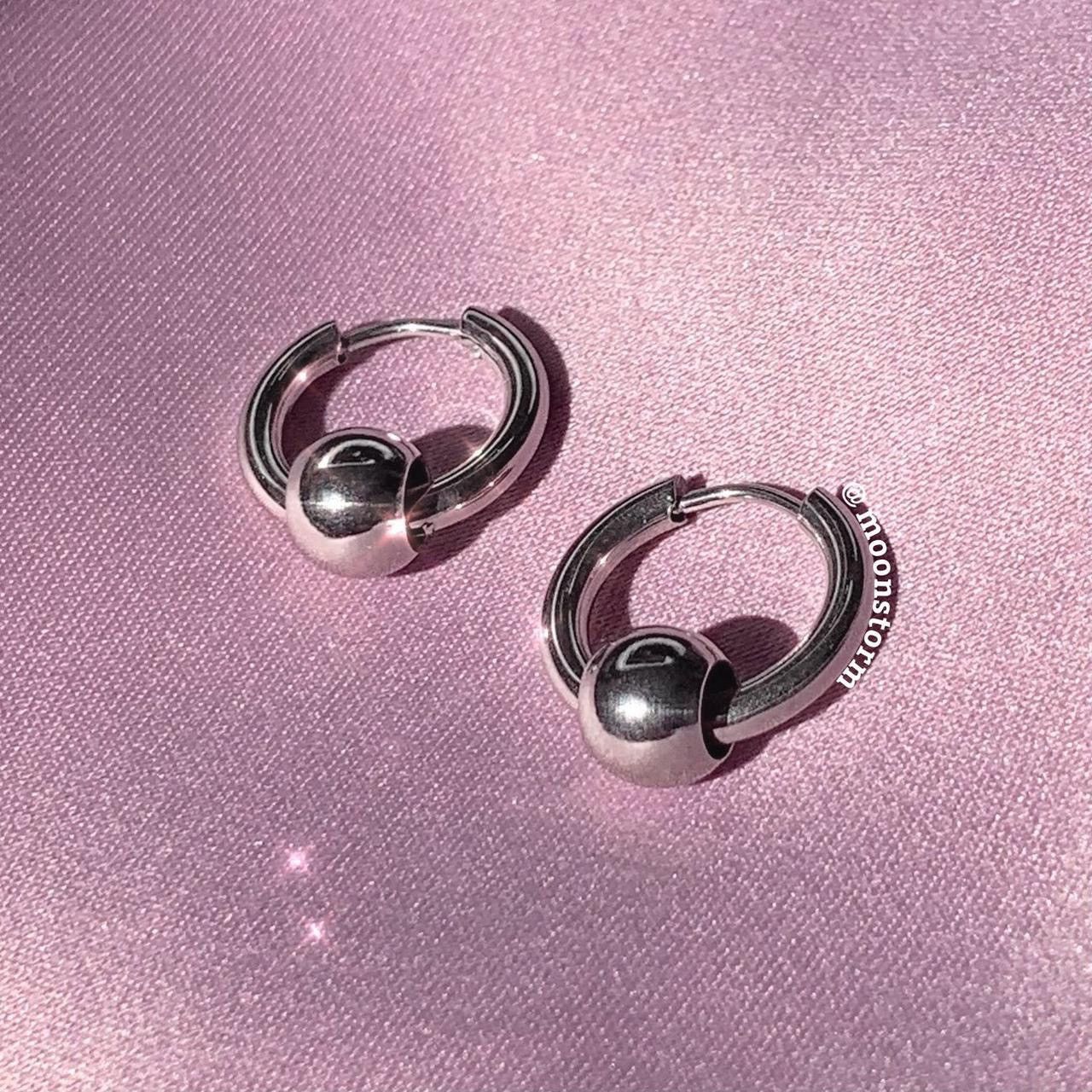 Vintage NEW 12mm Captive Bead Stainless Steel Unisex Hoop Earrings Size ONE SIZE - 1 Preview