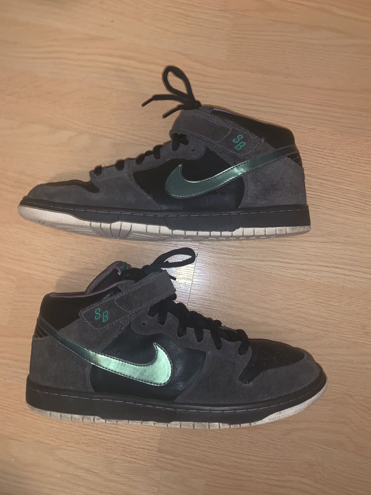 Nike sold SB Dunk Mid Pro Northern Light Size 10 RARE 2009