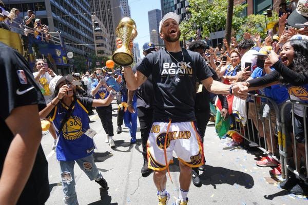 Other SIA Collective - Steph Curry Parade Shorts 2022 Size US 30 / EU 46 - 2 Thumbnail