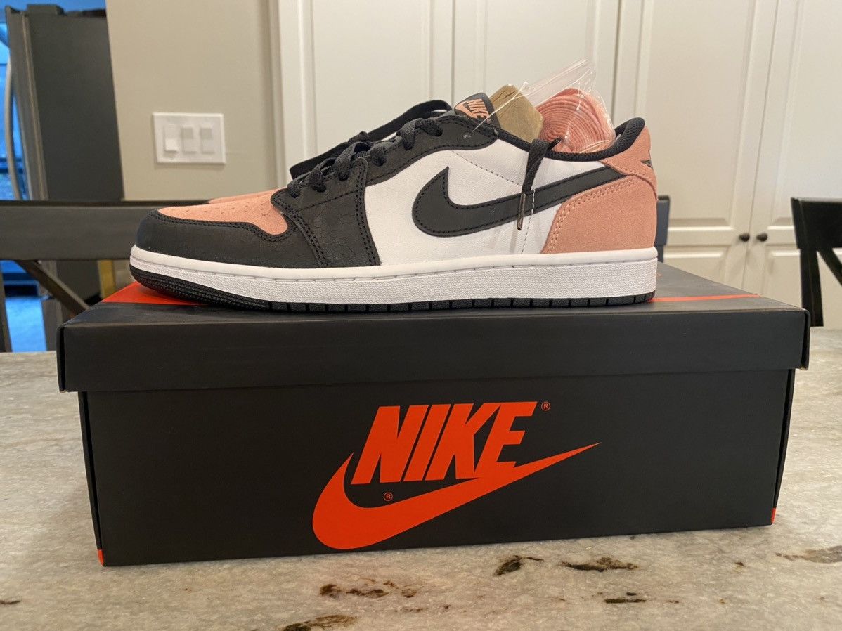 Jordan Brand × Nike Air Jordan 1 Retro Low OG Size US 10 / EU 43 - 2 Thumbnail