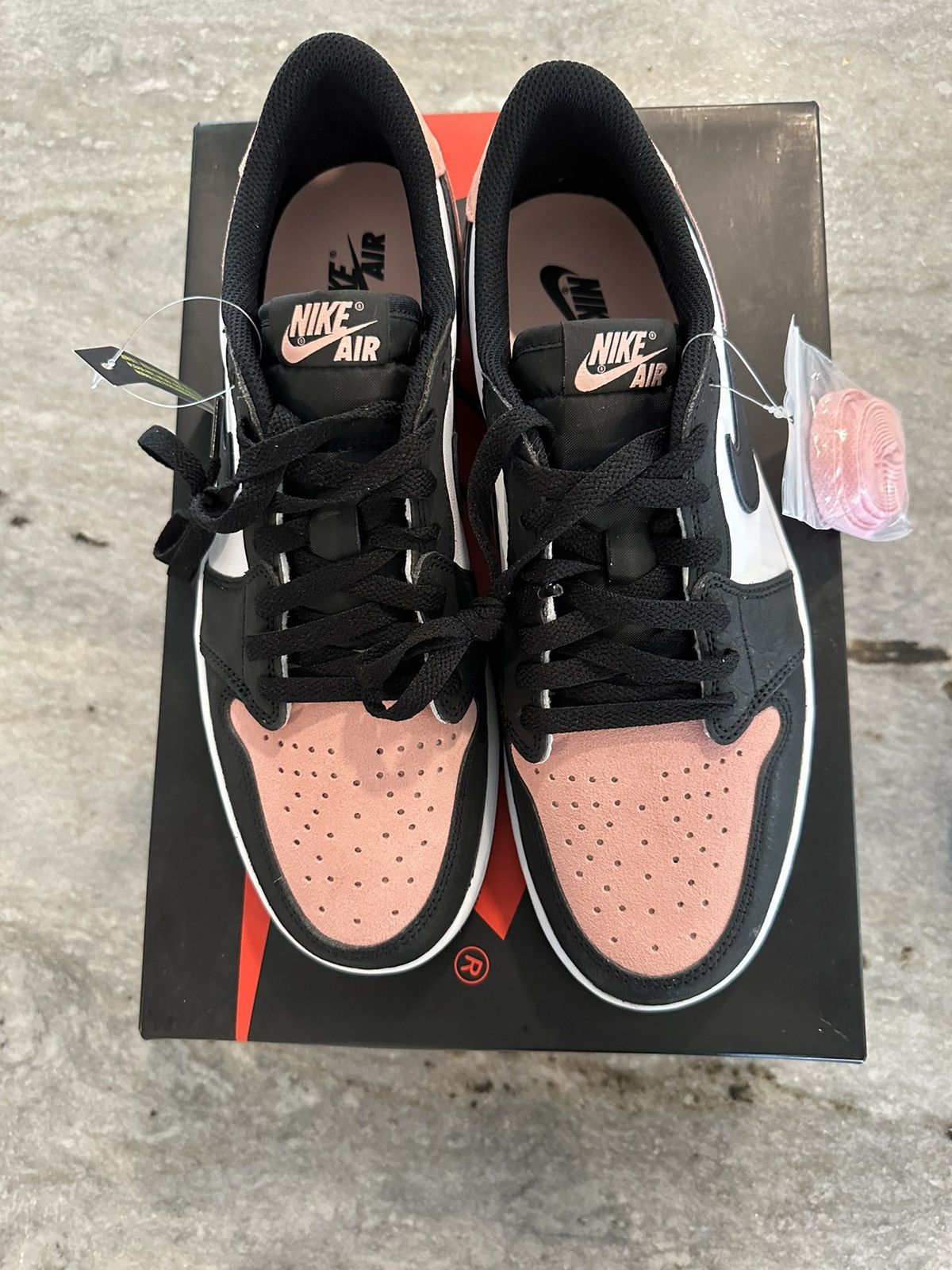 Jordan Brand × Nike Air Jordan 1 Retro Low OG Size US 10 / EU 43 - 9 Thumbnail