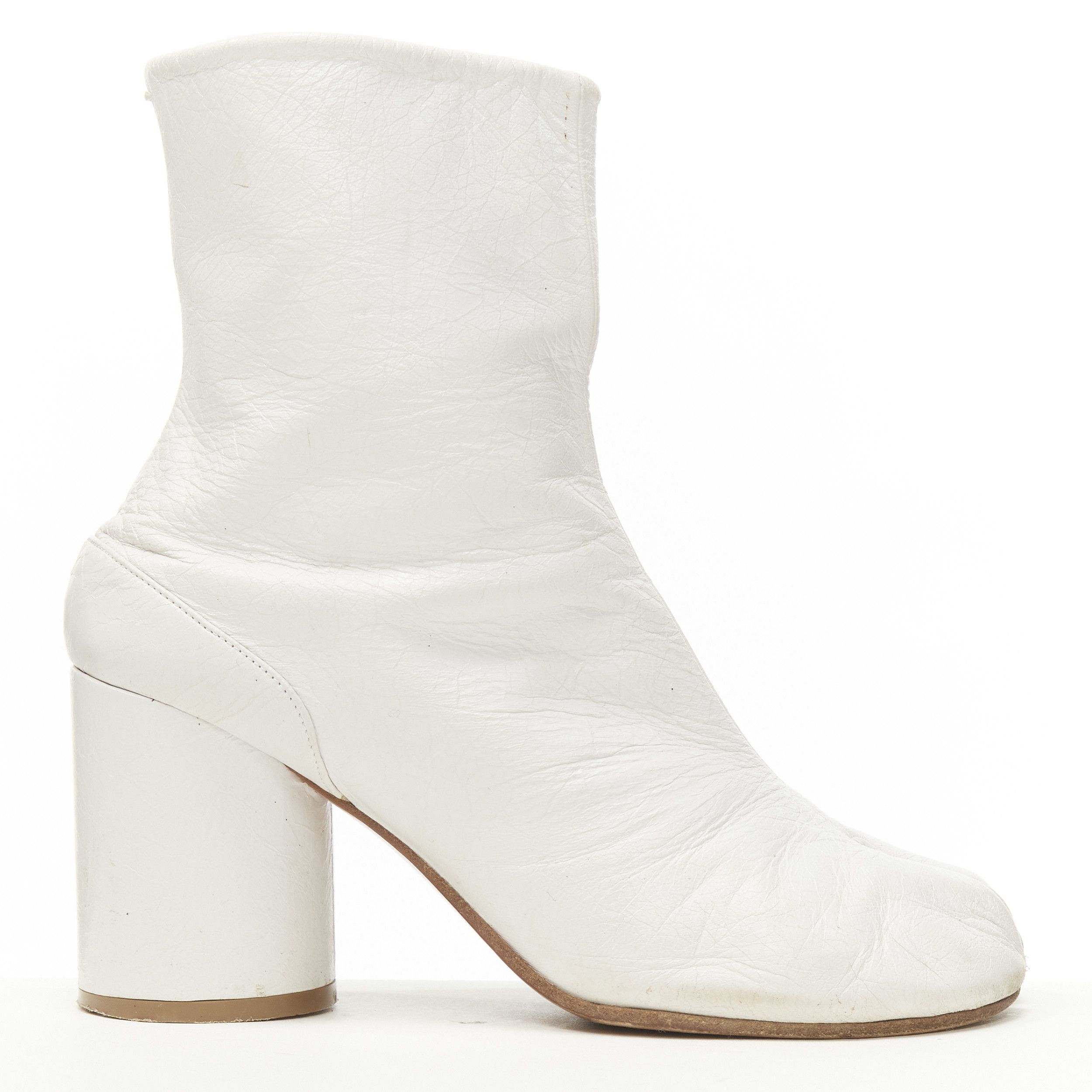 Maison Margiela MAISON MARGIELA Tabi white crinkled leather ankle boot EU36 Size US 6 / IT 36 - 2 Thumbnail
