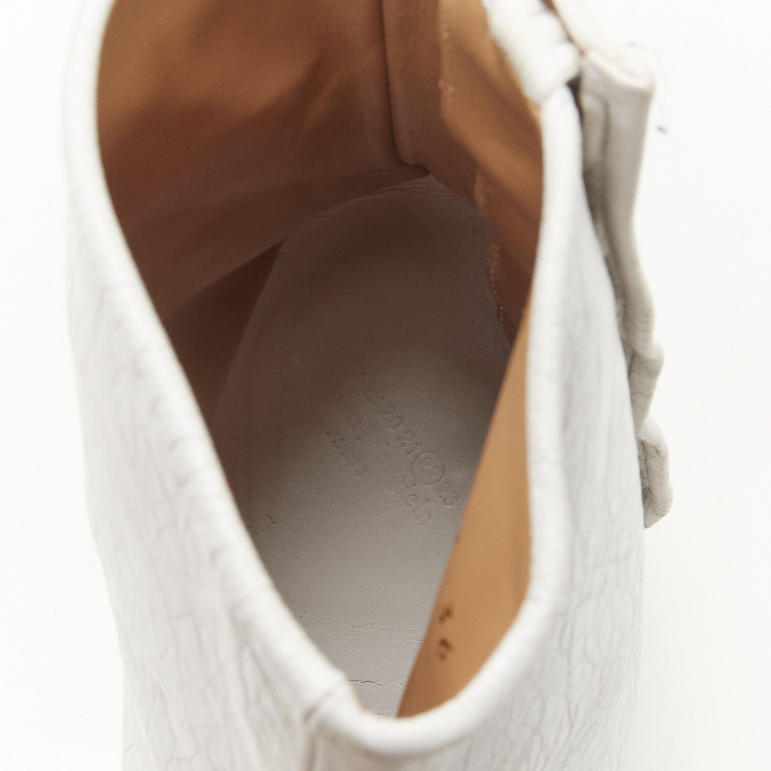 Maison Margiela MAISON MARGIELA Tabi white crinkled leather ankle boot EU36 Size US 6 / IT 36 - 10 Thumbnail