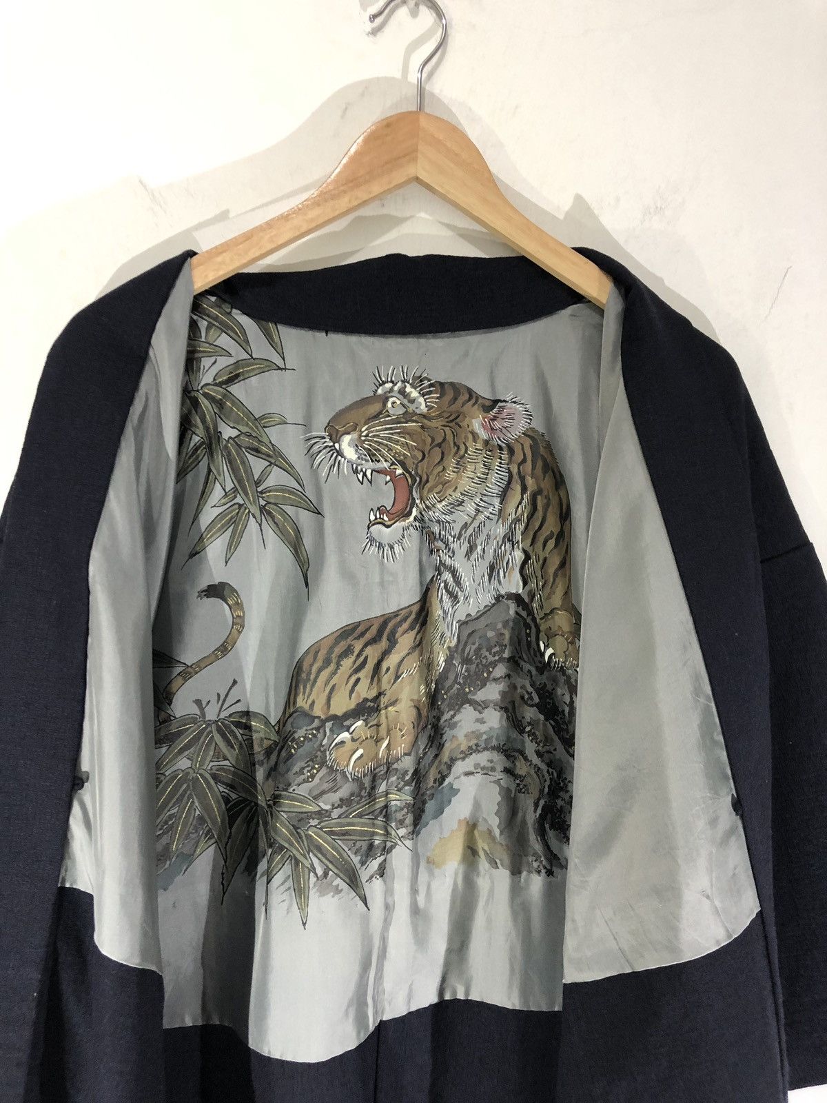 Japanese Brand Tiger Big Logo Kimono Size US L / EU 52-54 / 3 - 1 Thumbnail