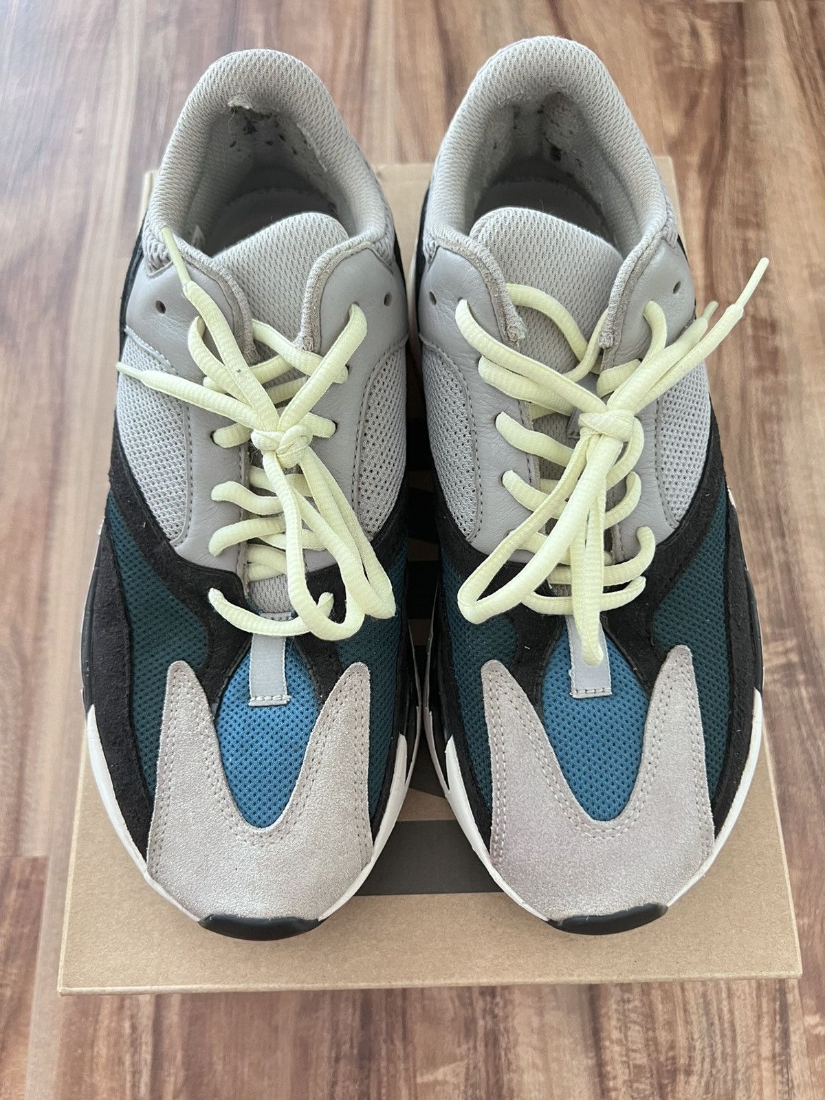 Adidas × Kanye West Yeezy Boost 700 Size US 9 / EU 42 - 3 Thumbnail